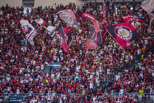 Flamengo reúne organizadas para debater violência contra as mulheres
