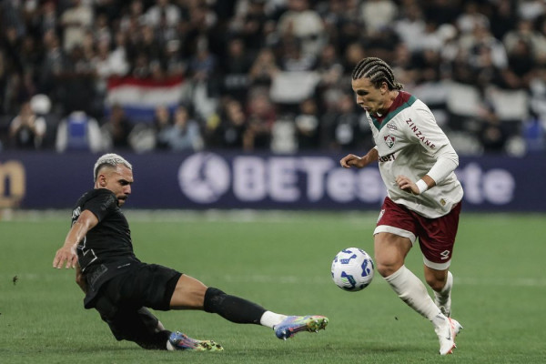 Brasileiro: Fluminense e Corinthians medem forças no Maracanã