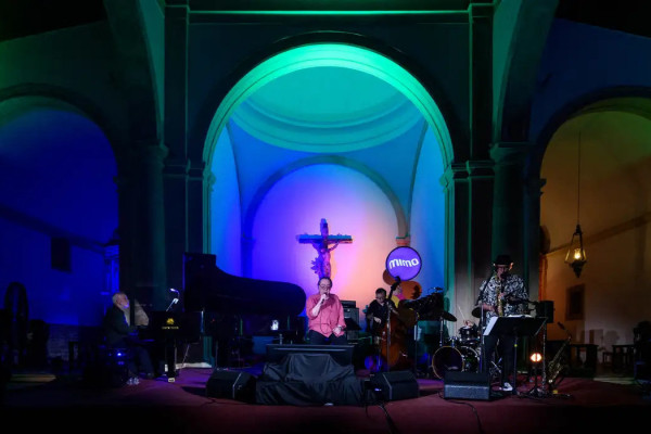 Catedral de 1540 recebe Edu Lobo na volta do MIMO Festival a Olinda