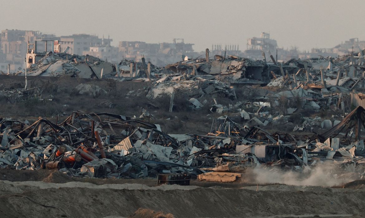 Gaza: mais de 40 pessoas morreram neste domingo vítimas de bombardeios