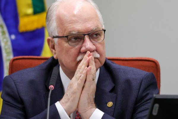 Filha de Fachin é alvo de agressões em universidade em Curitiba
