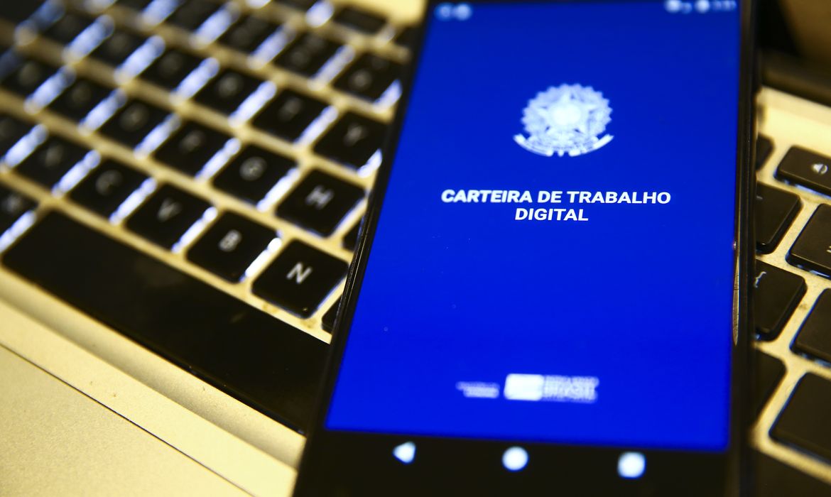 Com mercado aquecido, 53,8% descartam perda de emprego