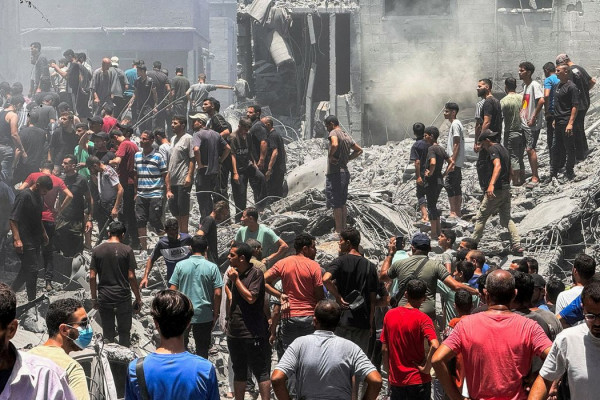 Israel lança grande ataque terrestre e diz que "Gaza está em chamas"