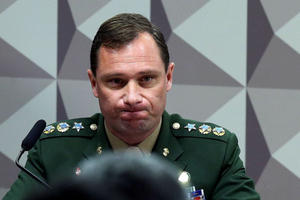 Moraes nega extinção da pena de Mauro Cid e devolução de passaporte