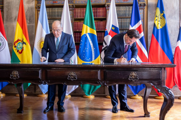 Mercosul assina acordo de livre comércio com quatro países europeus