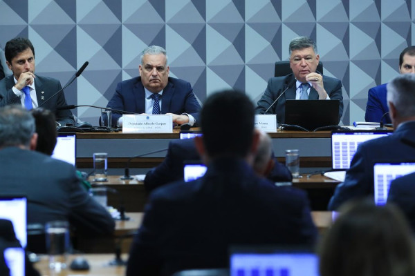 CPMI do INSS aprova convocação de parentes e sócios de investigados 