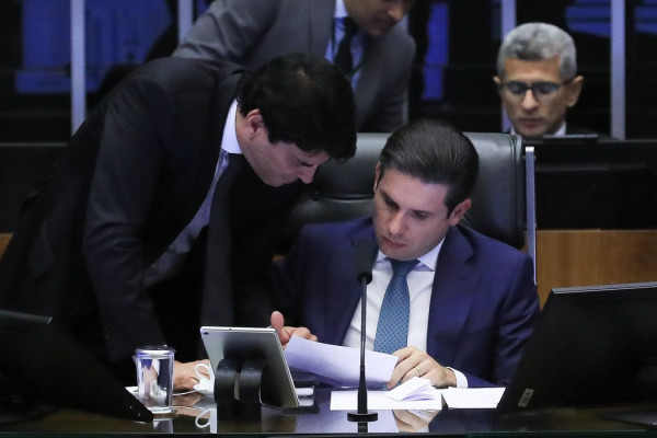 Câmara restabelece voto secreto em PEC da Blindagem