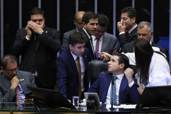 PEC da Blindagem se estenderá a deputados estaduais e distritais