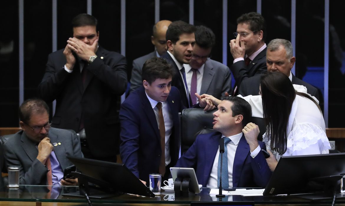 PEC da Blindagem se estenderá a deputados estaduais e distritais