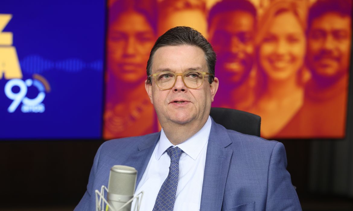 Ministro diz que pente-fino está sendo feito nos créditos consignados