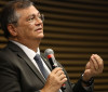Dino determina que PF investigue conduta de Bolsonaro durante pandemia