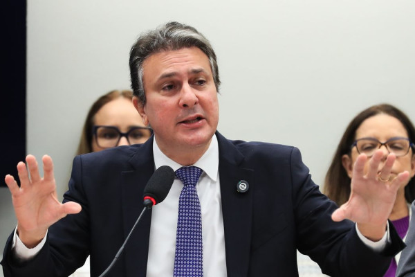 População deve cobrar Câmara sobre PEC da Blindagem, diz ministro