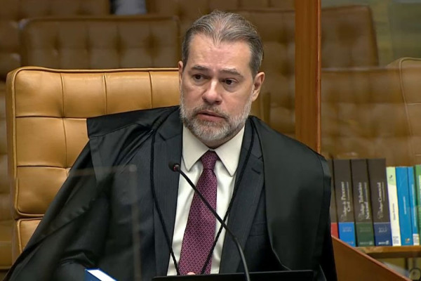PEC da Blindagem: Dias Toffoli dá dez dias para Câmara se manifestar 