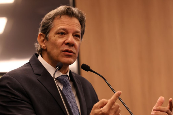 Haddad prevê queda dos juros "em breve" e 2026 "muito melhor"