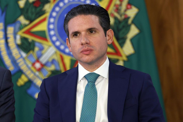 Motta afirma que isenção do IR pode entrar em pauta na semana que vem