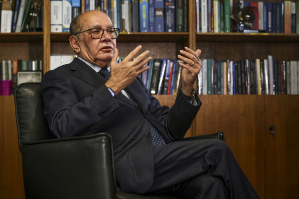 Gilmar Mendes diz que sanções contra esposa de Moraes são arbitrárias