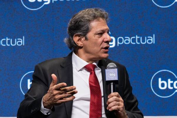 Haddad diz que política fiscal não depende apenas do governo federal