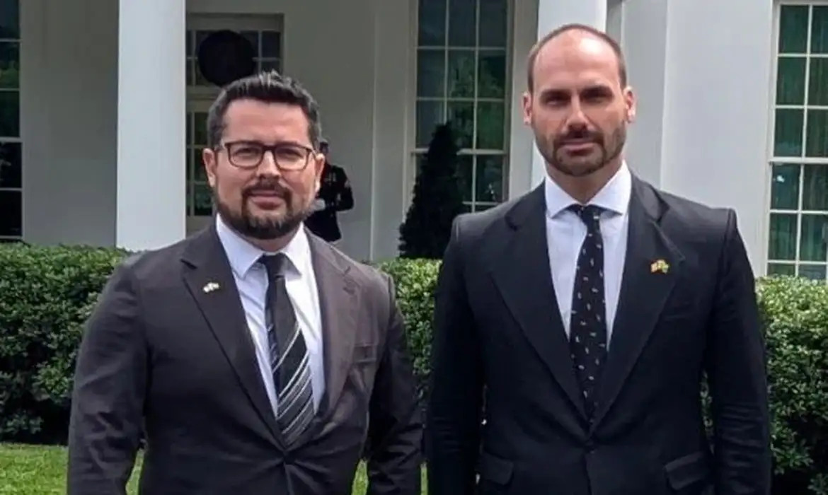 PGR denuncia Eduardo Bolsonaro e Paulo Figueiredo por coação 