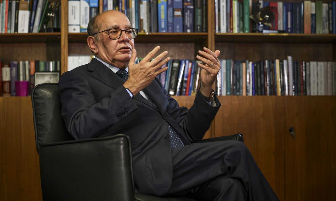 Gilmar Mendes diz que sanções contra esposa de Moraes são arbitrárias