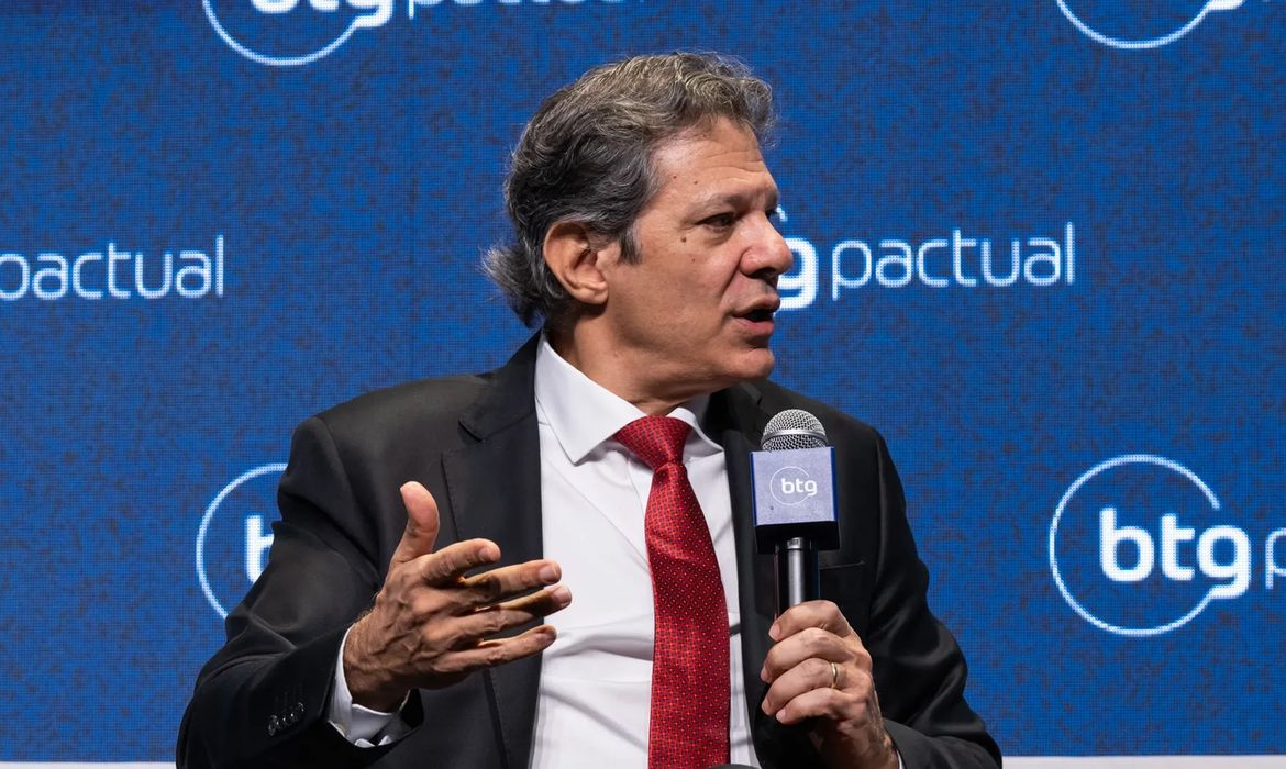 Haddad diz que política fiscal não depende apenas do governo federal