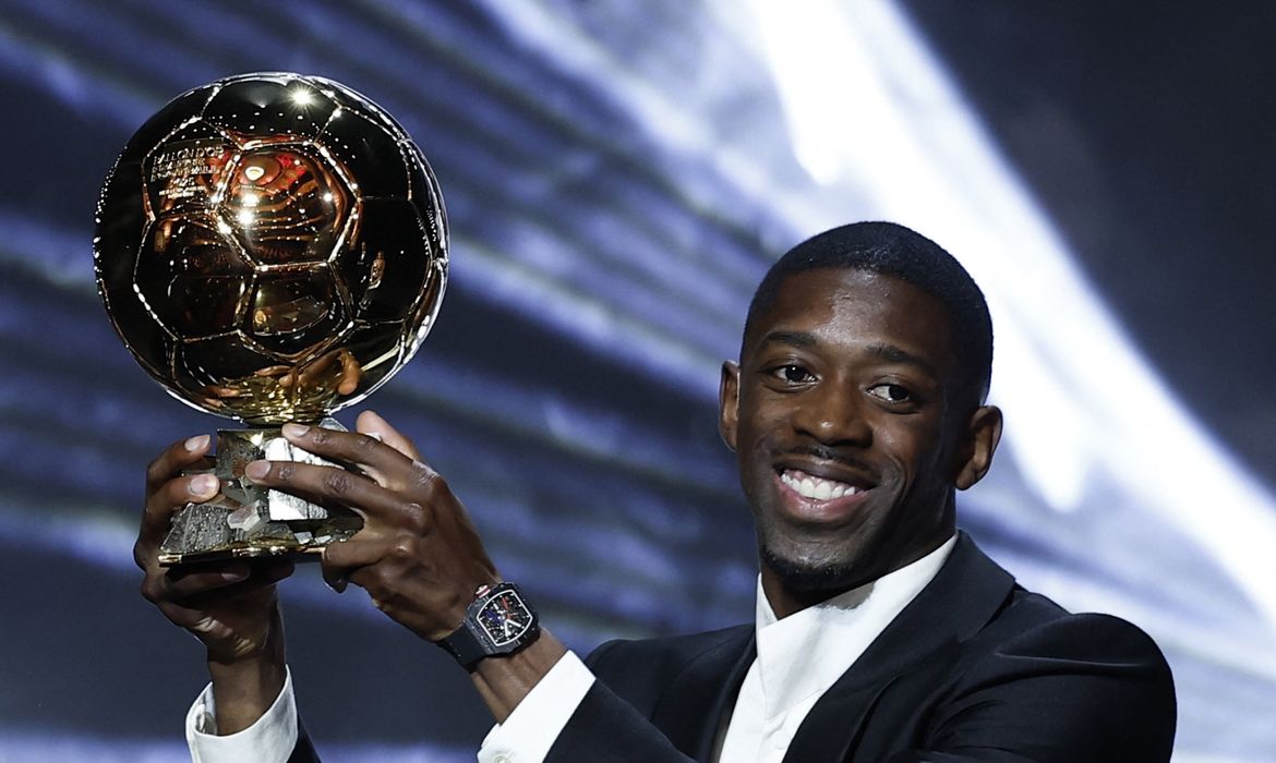 Dembélé e Bonmatí conquistam Bolas de Ouro de melhores do mundo