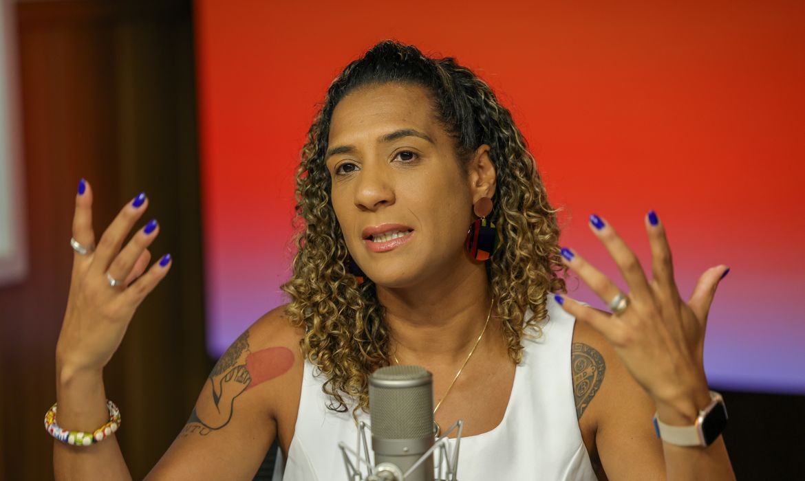 Ministra pede apoio para implementar propostas públicas