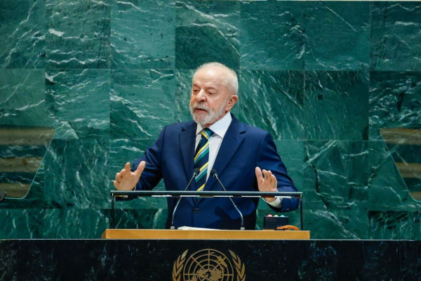 Lula afirma que soberania é inegociável e repudia falsos patriotas 