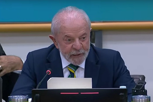 Brasil anuncia US$ 1 bilhão para fundo de florestas tropicais 