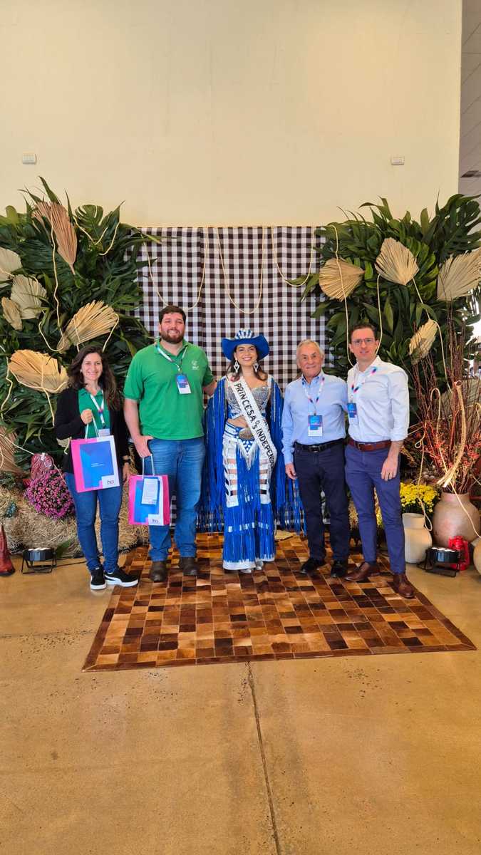 Naiara Ignácio, Tiago Penha Pontes, Thaiene Galvão, Sam Wolf e Alexander Wolf
