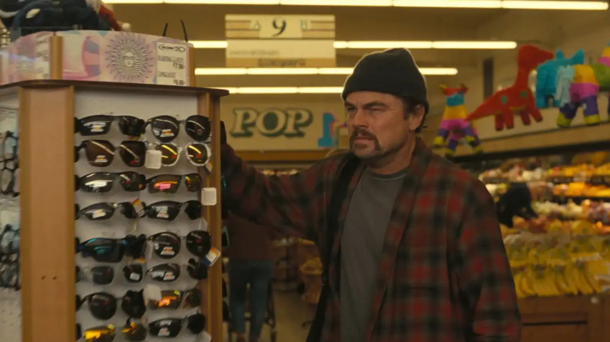 Leonardo DiCaprio interpreta Bob Ferguson em 'Uma Batalha Após a Outra'