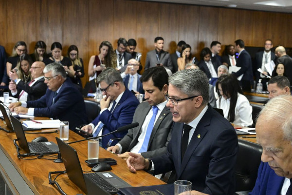 CCJ do Senado rejeita PEC da Blindagem por unanimidade