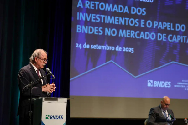 Mercadante defende democratizar acesso ao mercado de capitais