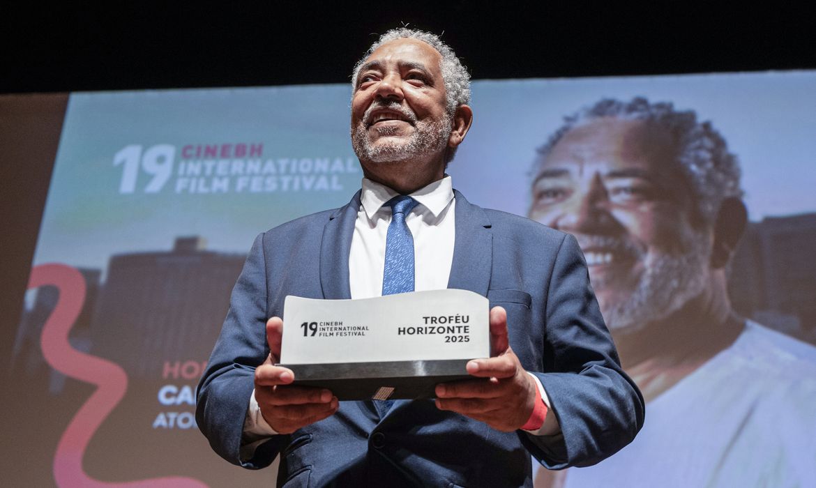 Abertura do CineBH homenageia Carlos Francisco, com sala lotada