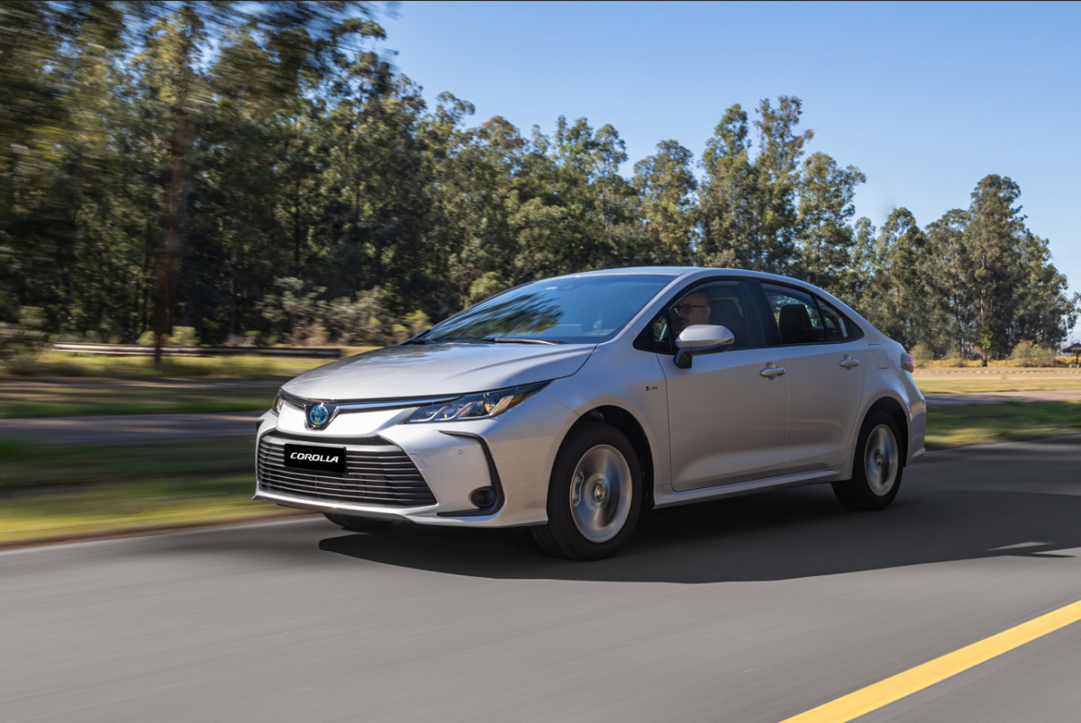 Modelo é aposta sustentável da Toyota para taxistas e o público PCD