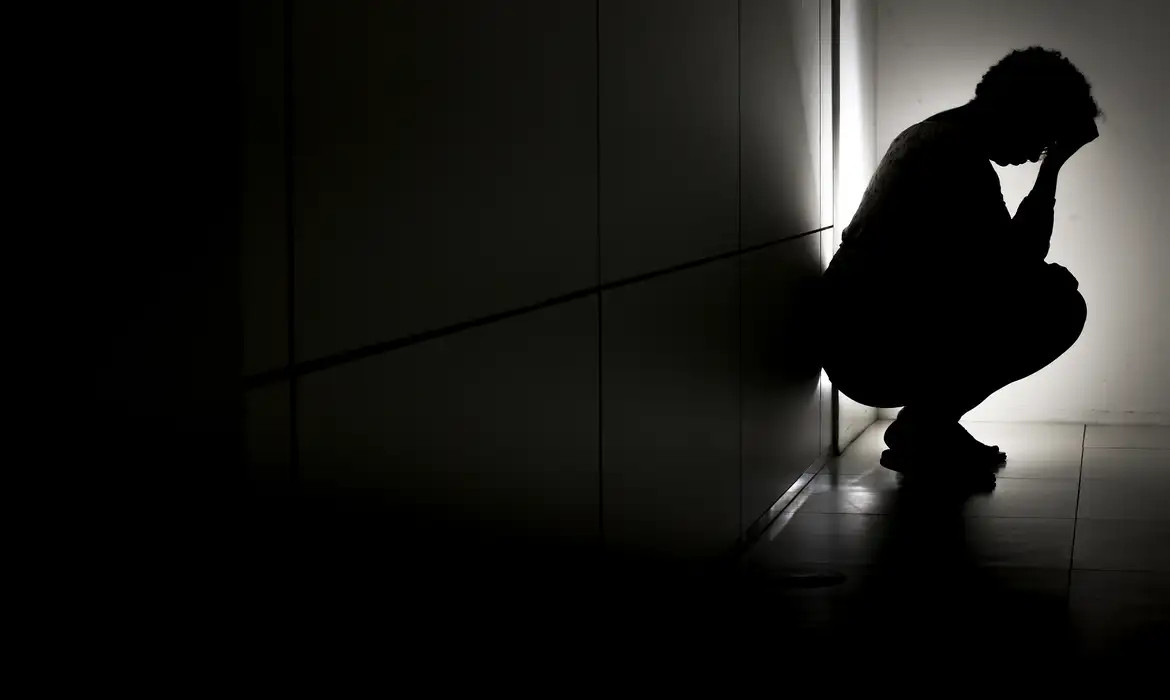 Uma em cada 4 pessoas já pensou em suicídio, alerta pesquisa