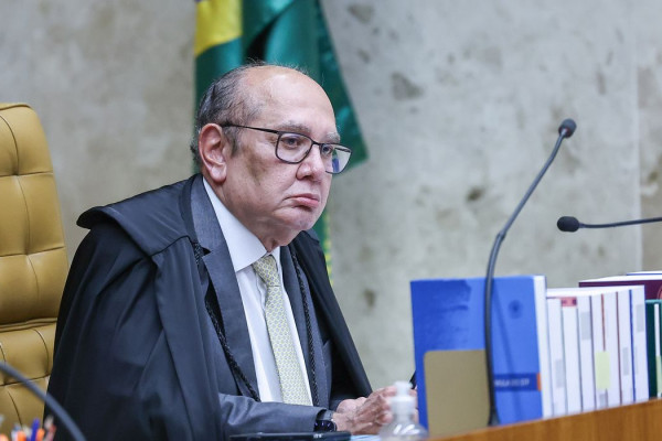 STF sobreviveu, diz Mendes na última sessão sob comando de Barroso