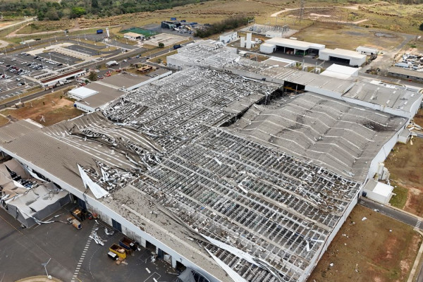 Toyota suspende produção no país após chuva destruir fábrica em SP 