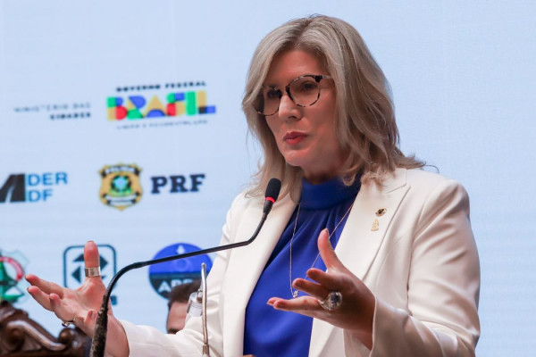 Brasil tem desafio de implantar plano de redução de mortes no trânsito