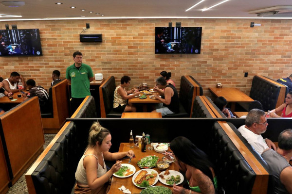 Setor de alimentação tem 43% das empresas com lucro em agosto