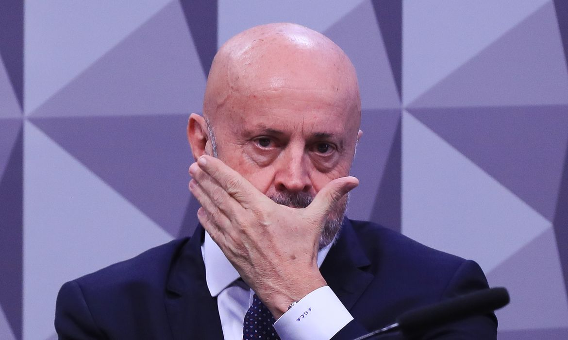 Mendonça vota para manter prisão de suspeitos por fraude no INSS