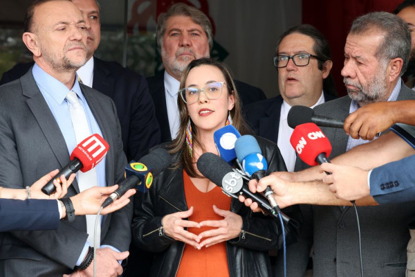 Presidenta do PSOL tem visto cancelado pelos Estados Unidos