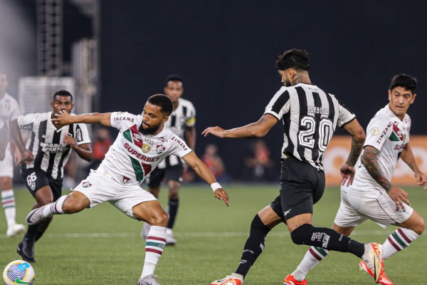 Brasileirão: Nacional transmite duelo entre Fluminense e Botafogo hoje