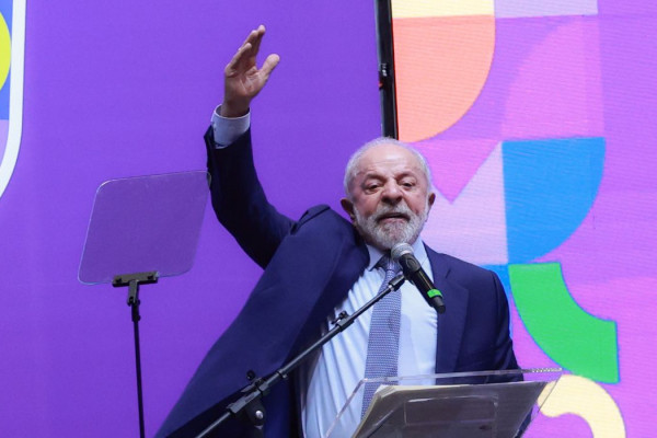 Em conferência, Lula diz que autoritarismo teme as mulheres
