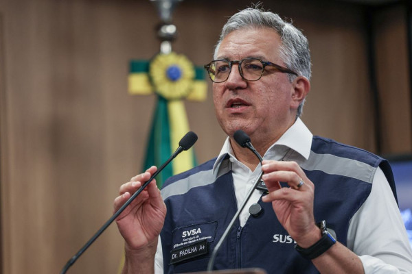 Padilha determina notificação de casos de intoxicação por metanol
