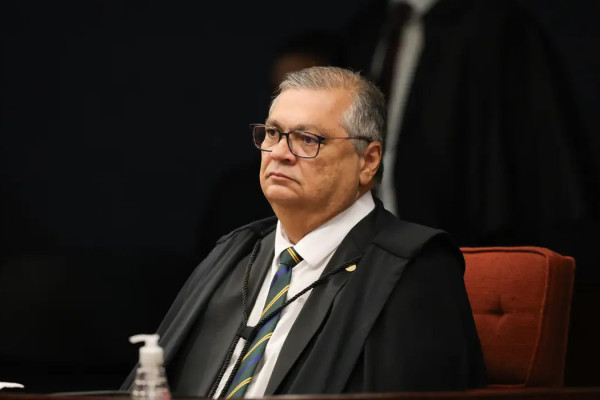 PF vê possível ligação de ameaças a Dino e milícias digitais