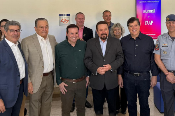 Maurício Gasparini, Maurílio Biagi, Igor Oliveira, Léo Oliveira, Baleia Rossi e Rodrigo Quintino - Divulgação