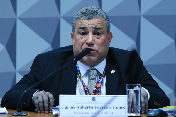 Presidente de associação é preso em CPMI do INSS por suposta mentira