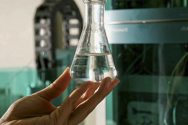 Vigilância Sanitária de SP emite alerta sobre contaminação por metanol