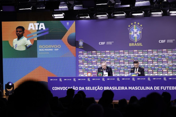 Carlo Ancelotti convoca seleção para amistosos contra Coreia e Japão