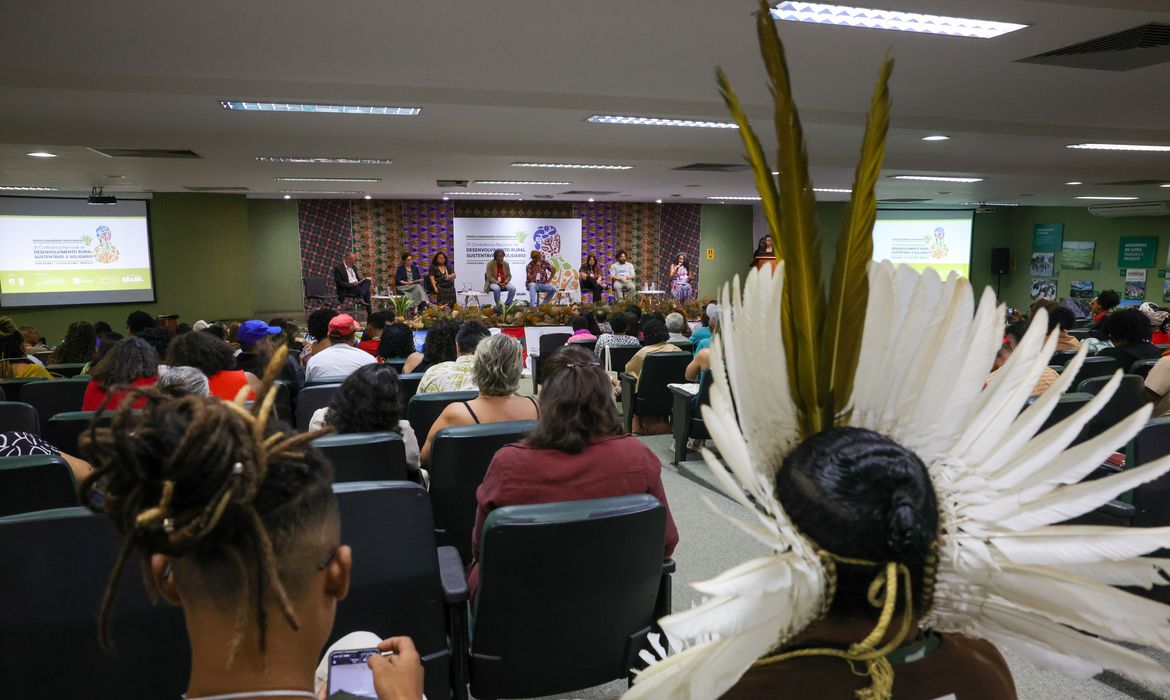 Povos tradicionais debatem a transformação agroecológica